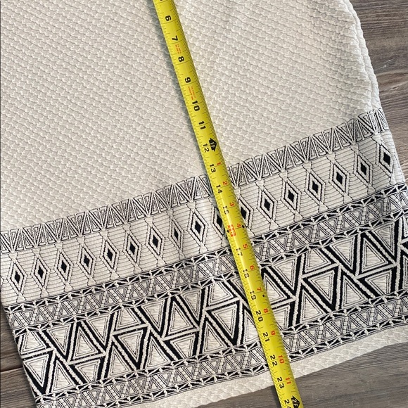 NWOT 41 HAWTHORN Stretchy Embroidered Pencil Skirt L - Picture 5 of 6